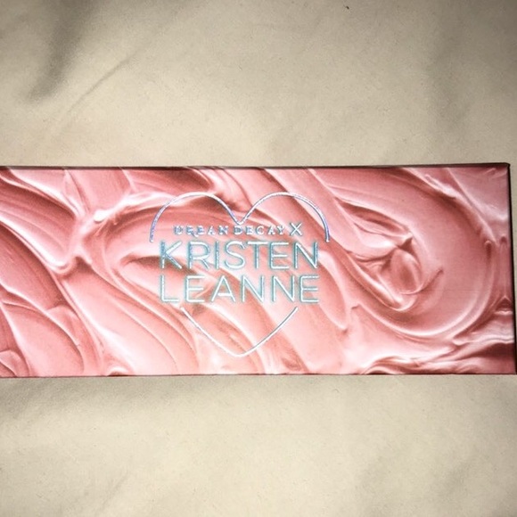 NEW✨ Urban Decay Palette - Picture 2 of 5